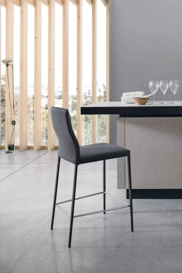 Diva Attentive Contemporary stool by Sedit archisesto chicago 2024